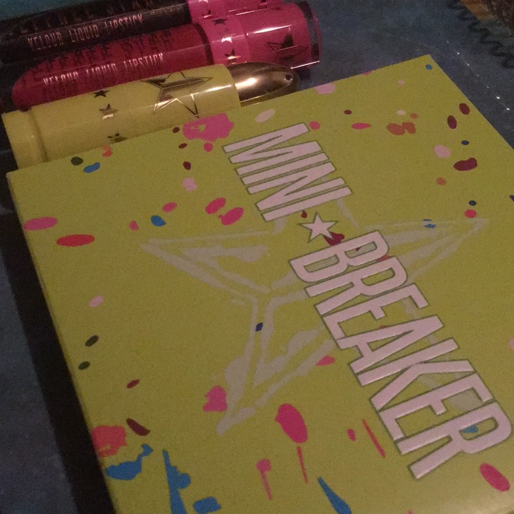 🖤🎃👻Jeffree Star Cosmetics 🎃👻🖤